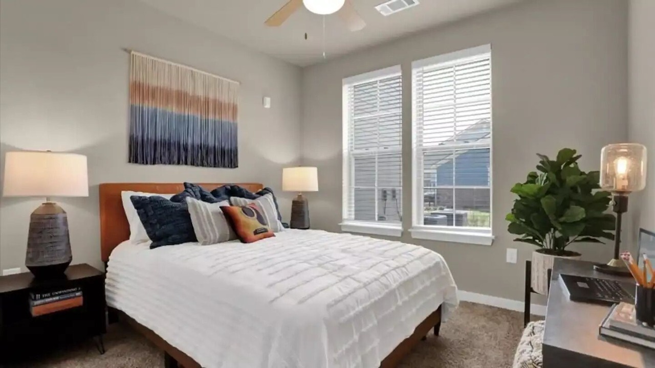 Photo of Bedroom in Lakes of Forest Hill