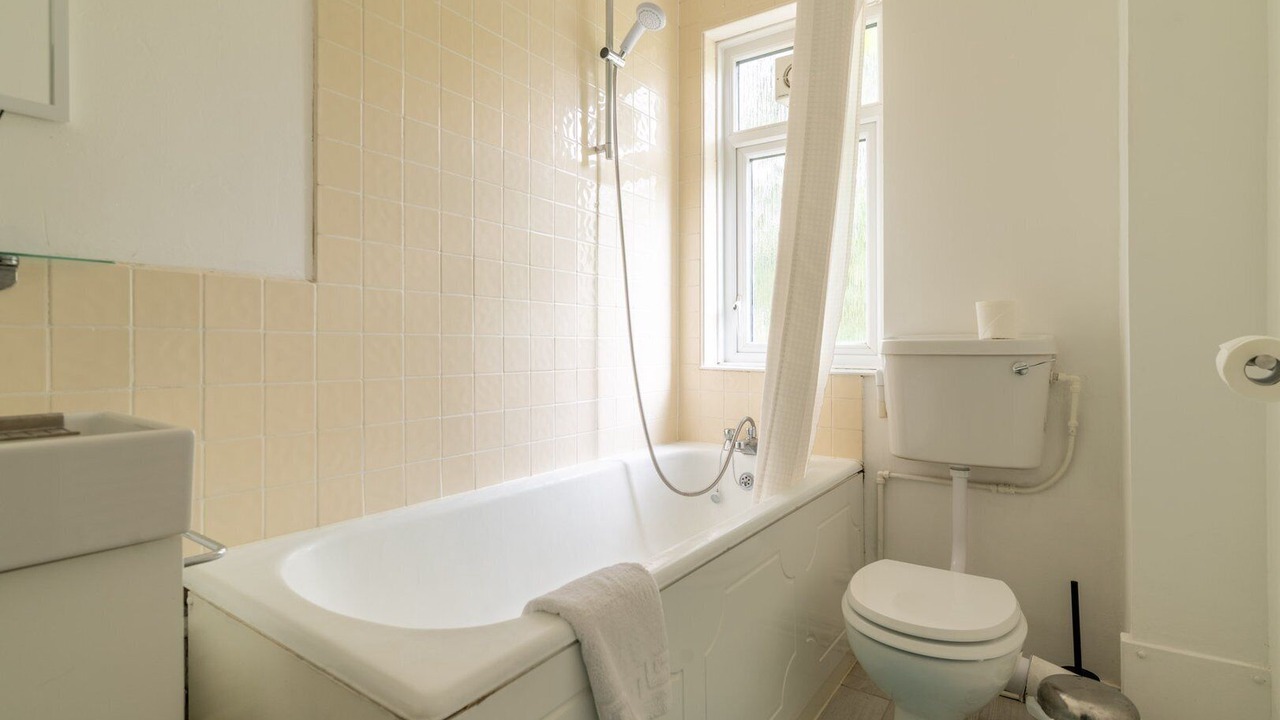 Photo of Bathroom in Thamesfield