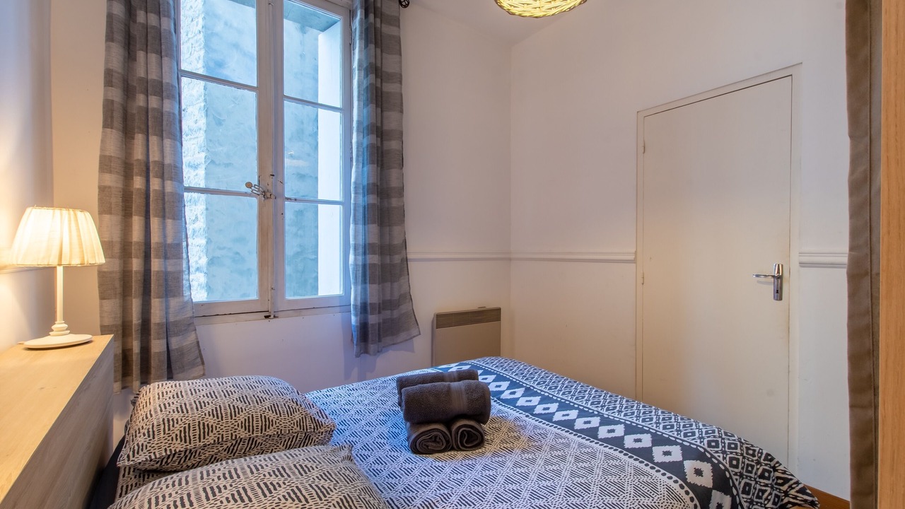 Photo of Bedroom in Comedie