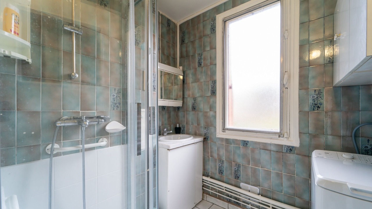 Photo of Bathroom in Bobigny