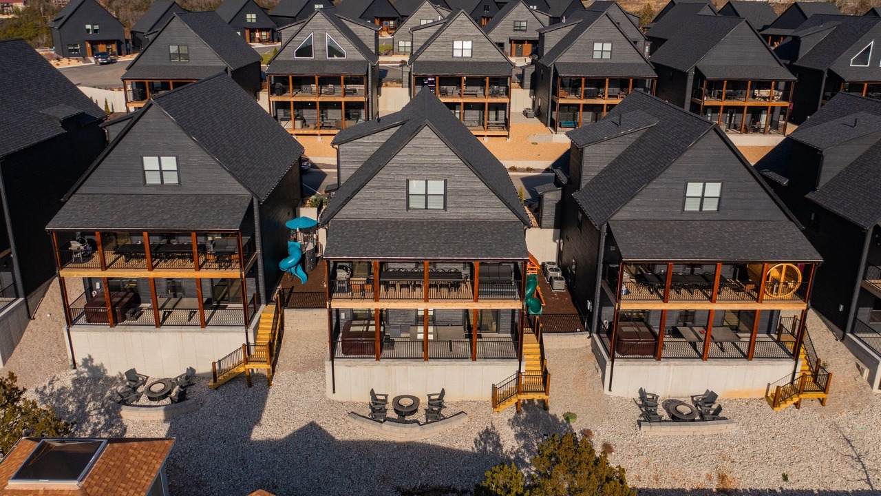 Photo of Others in Hollister