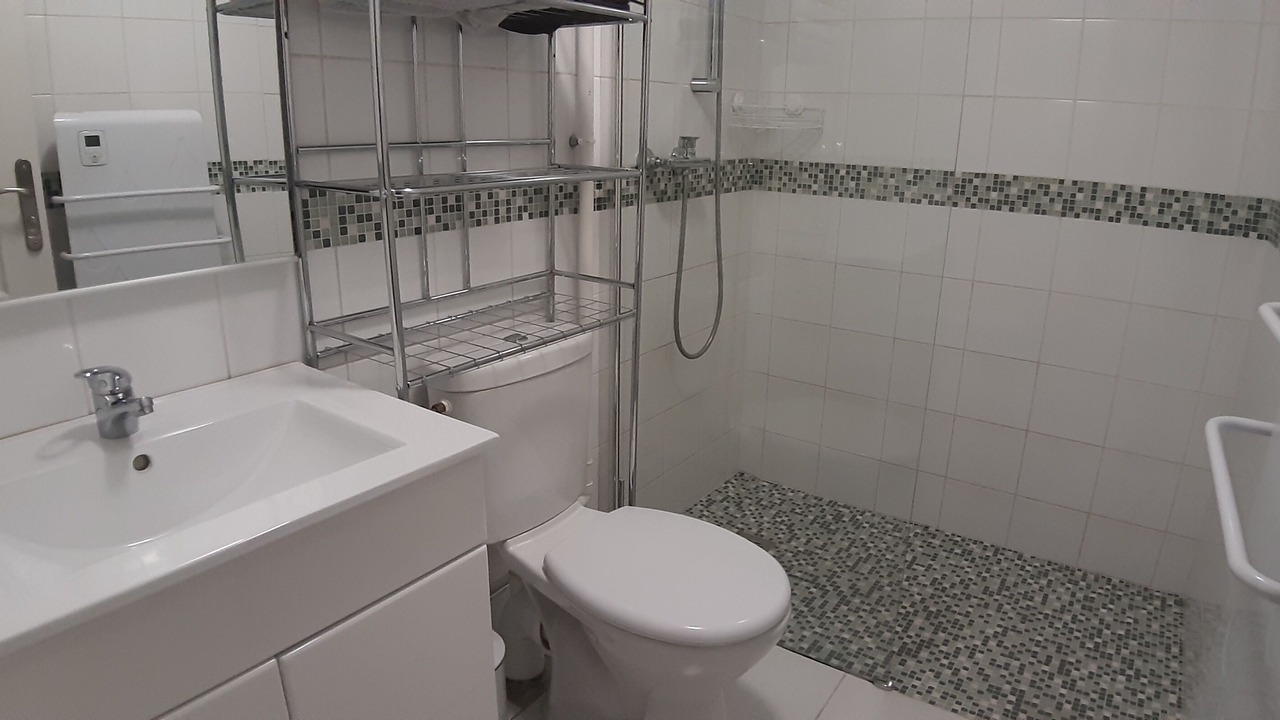 Photo of Bathroom in Eclans-Nenon