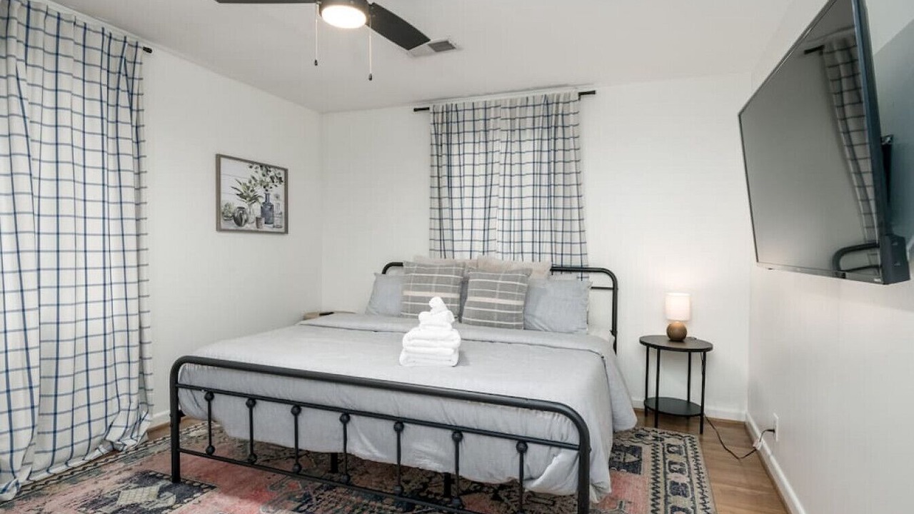 Photo of Bedroom in Crestline Heights