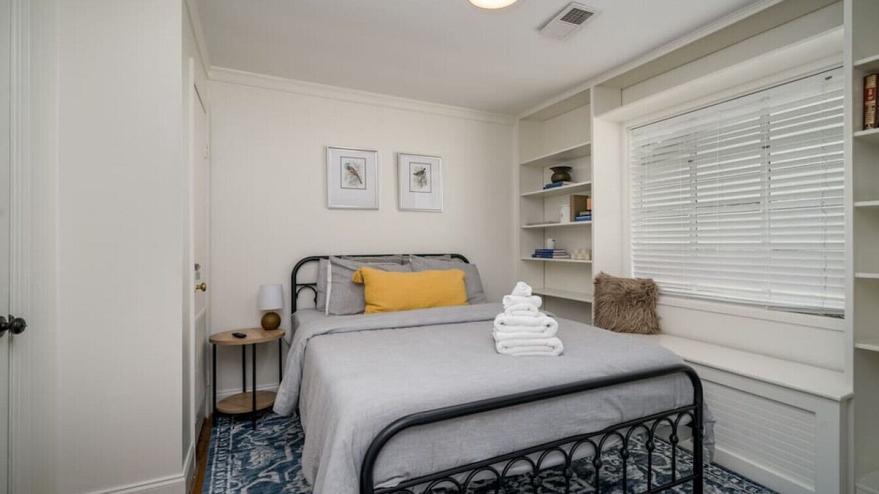 Photo of Bedroom in Crestline Heights