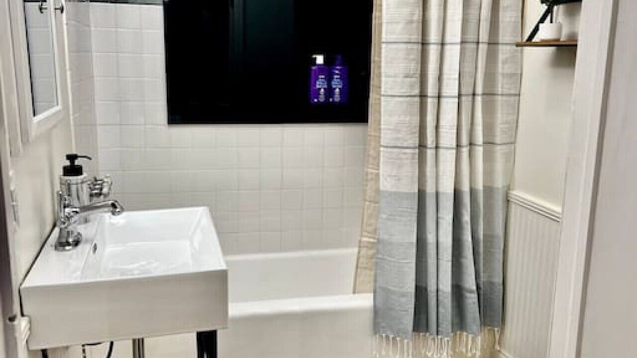 Photo of Bathroom in Crestline Heights