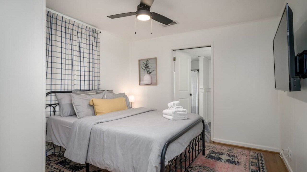 Photo of Bedroom in Crestline Heights