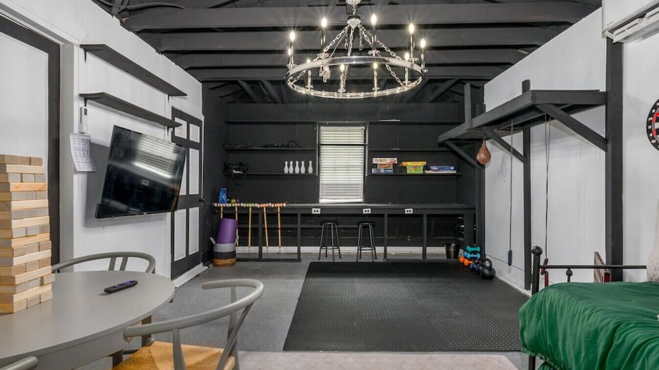 Photo of Bedroom in Crestline Heights