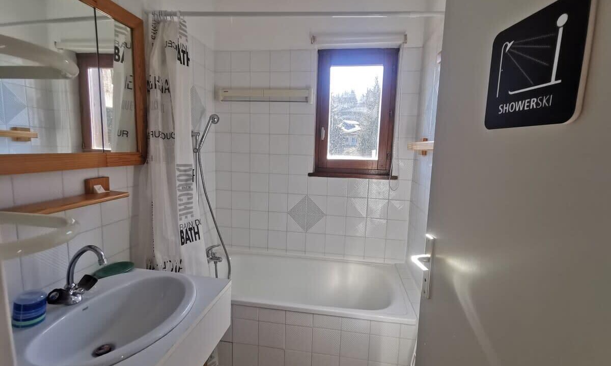 Photo of Bathroom in Les Deserts