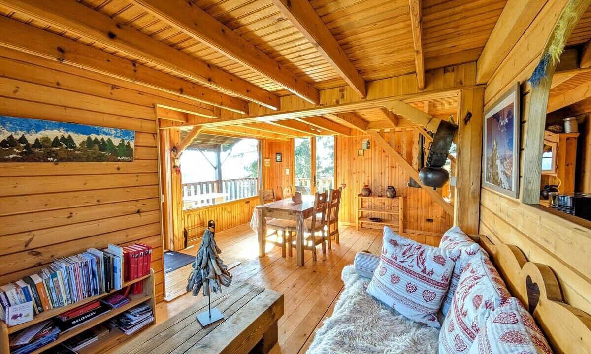 Photo of Livingroom in Pugny-Chatenod