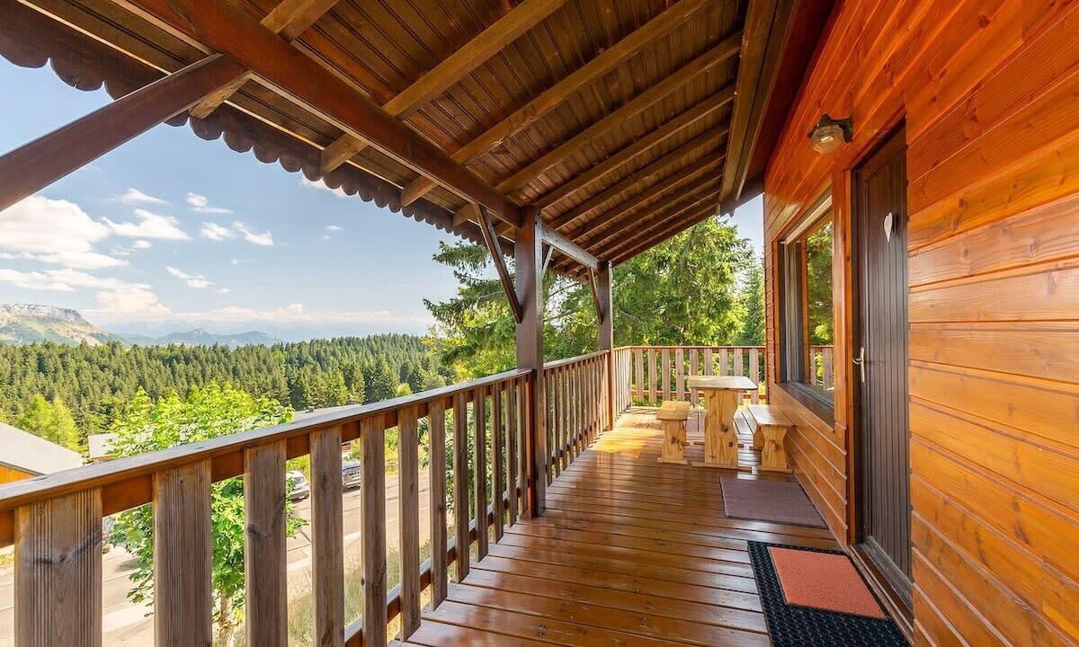Photo of Patio Balcony in Pugny-Chatenod