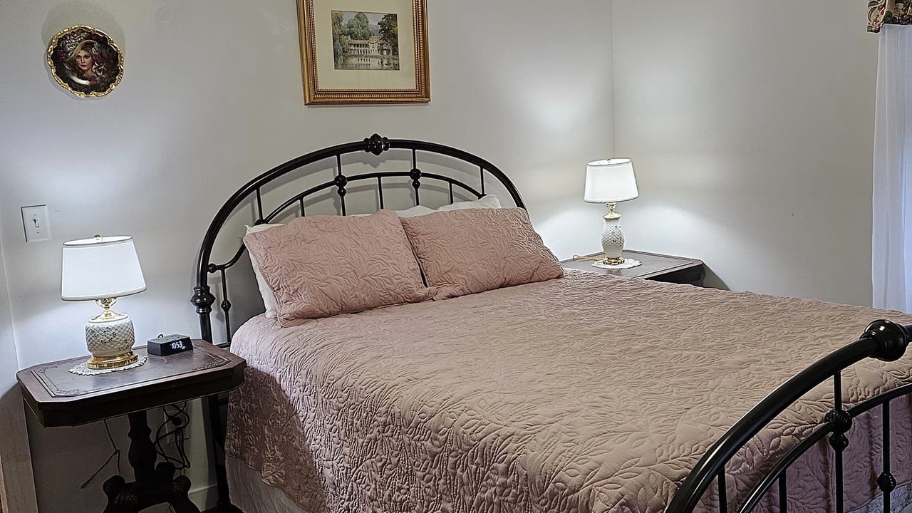 Photo of Bedroom in Homer