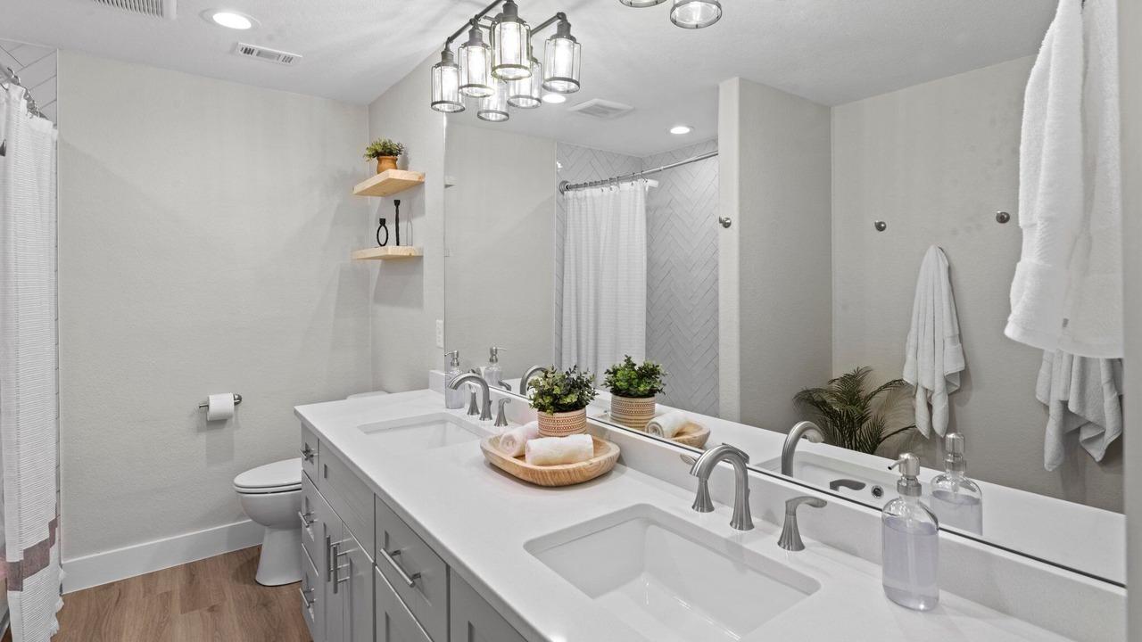 Photo of Bathroom in Buchanan Dam