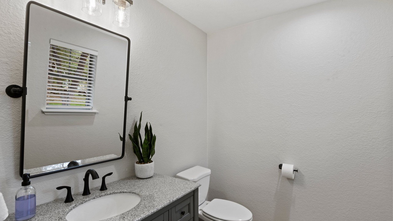 Photo of Bathroom in Buchanan Dam