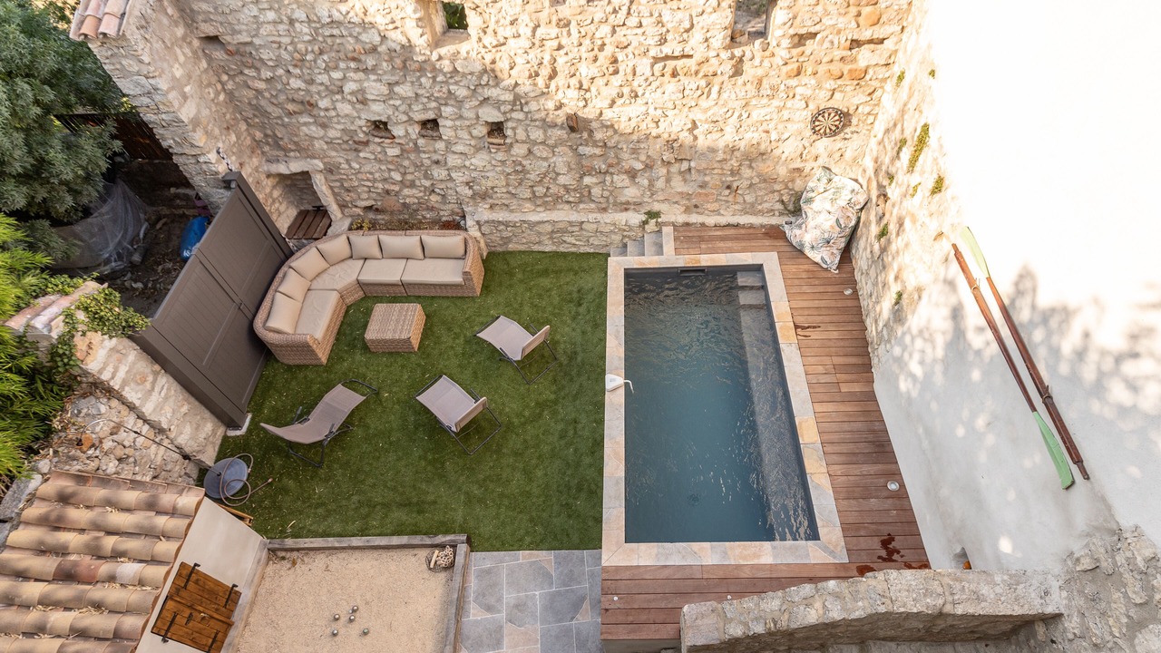 Photo of Patio Balcony in Berrias-et-Casteljau