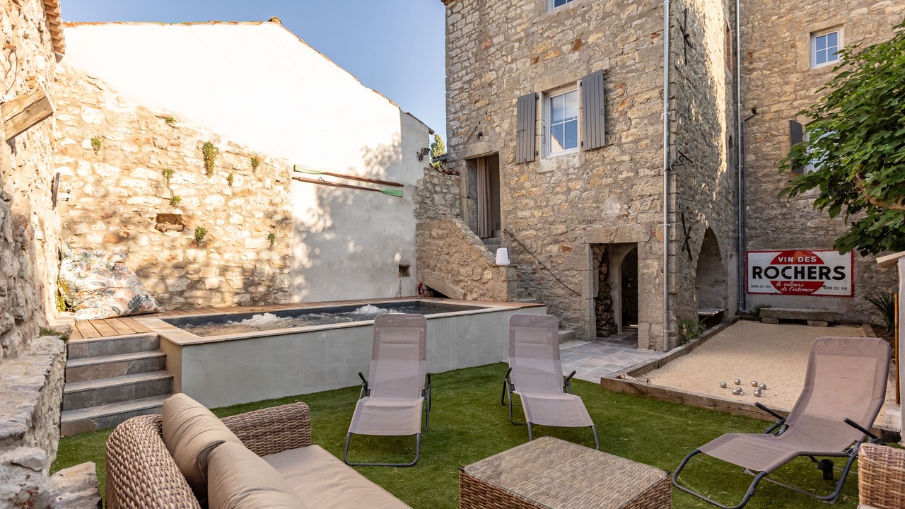 Photo of Patio Balcony in Berrias-et-Casteljau