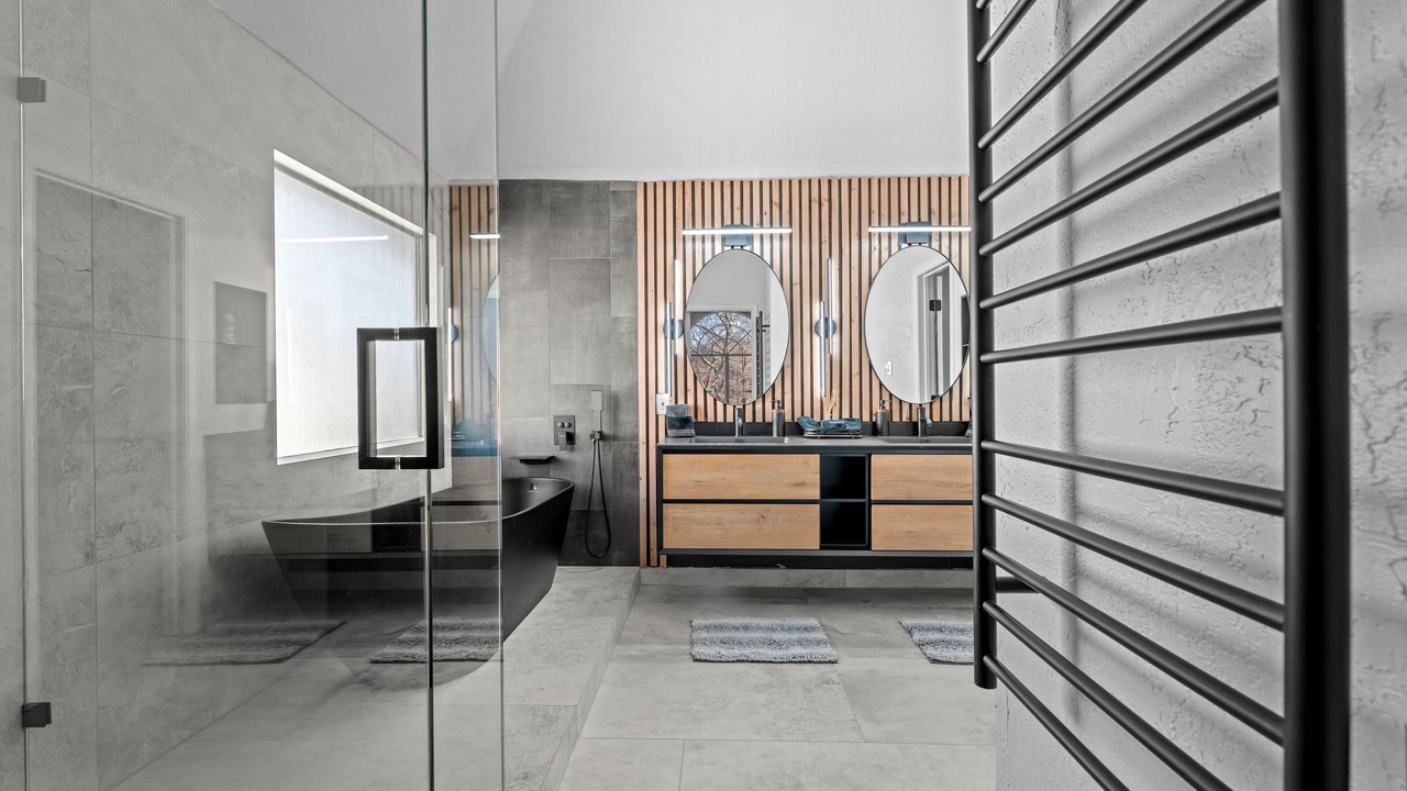 Photo of Bathroom in The Colony