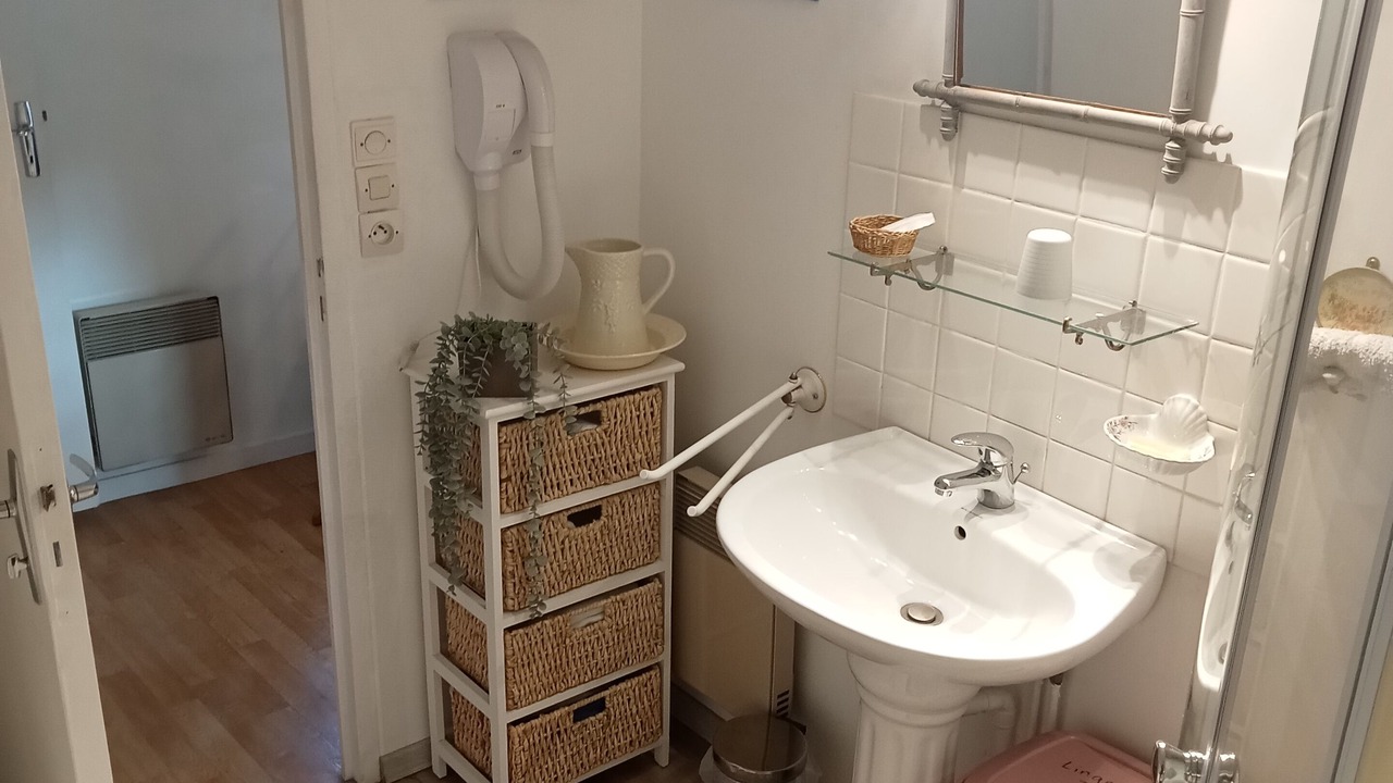 Photo of Bathroom in Doue-la-Fontaine