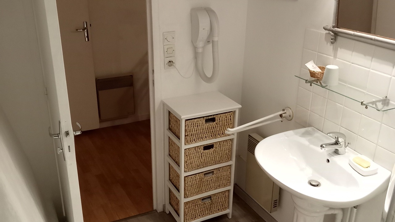Photo of Bathroom in Doue-la-Fontaine