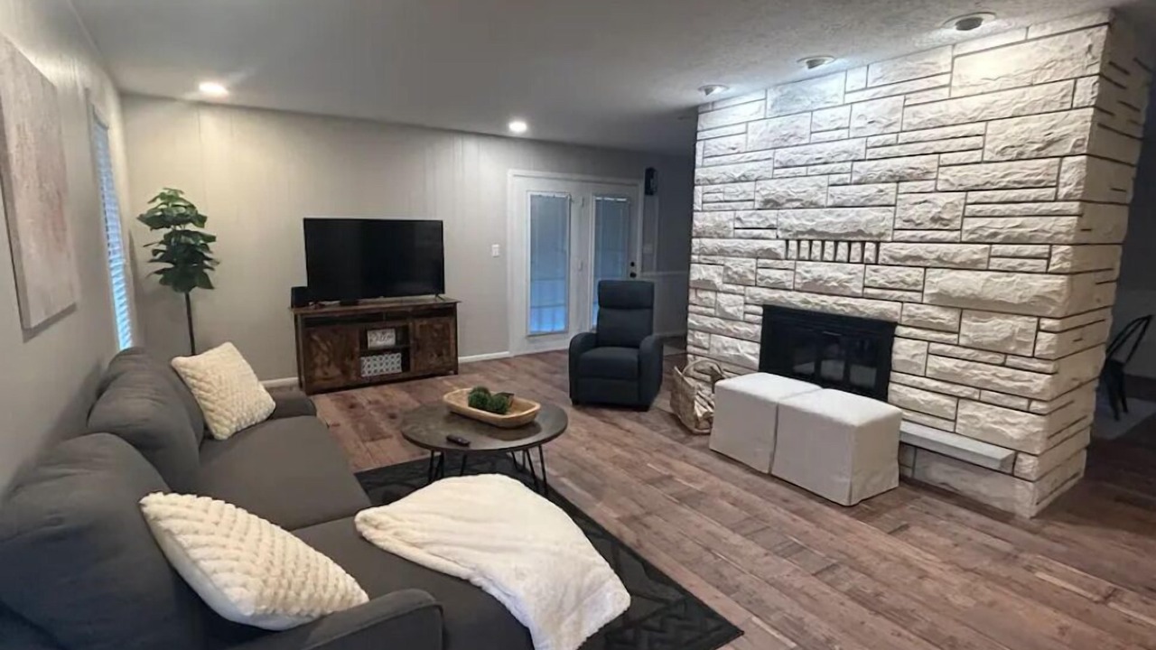 Photo of Livingroom in Marshfield