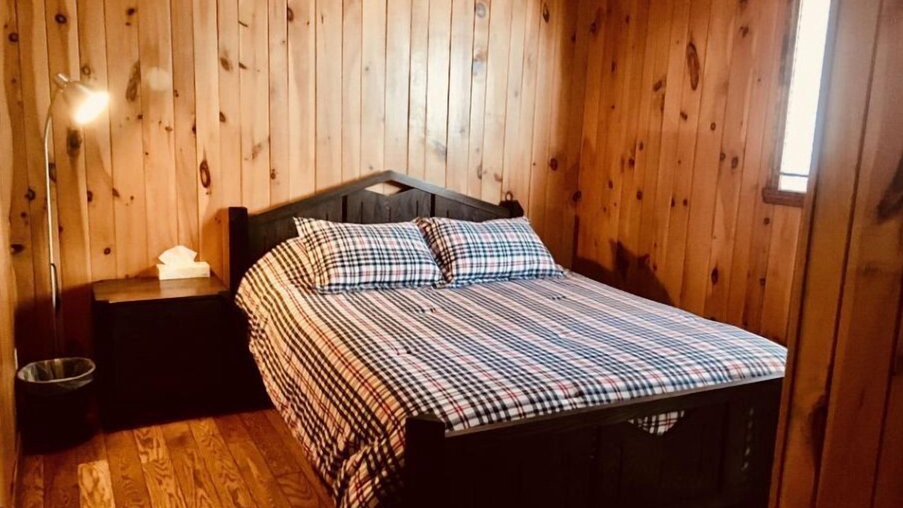 Photo of Bedroom in Saint-Michel-des-Saints