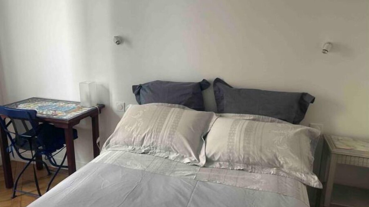 Photo of Bedroom in Republique–Point-du-Jour