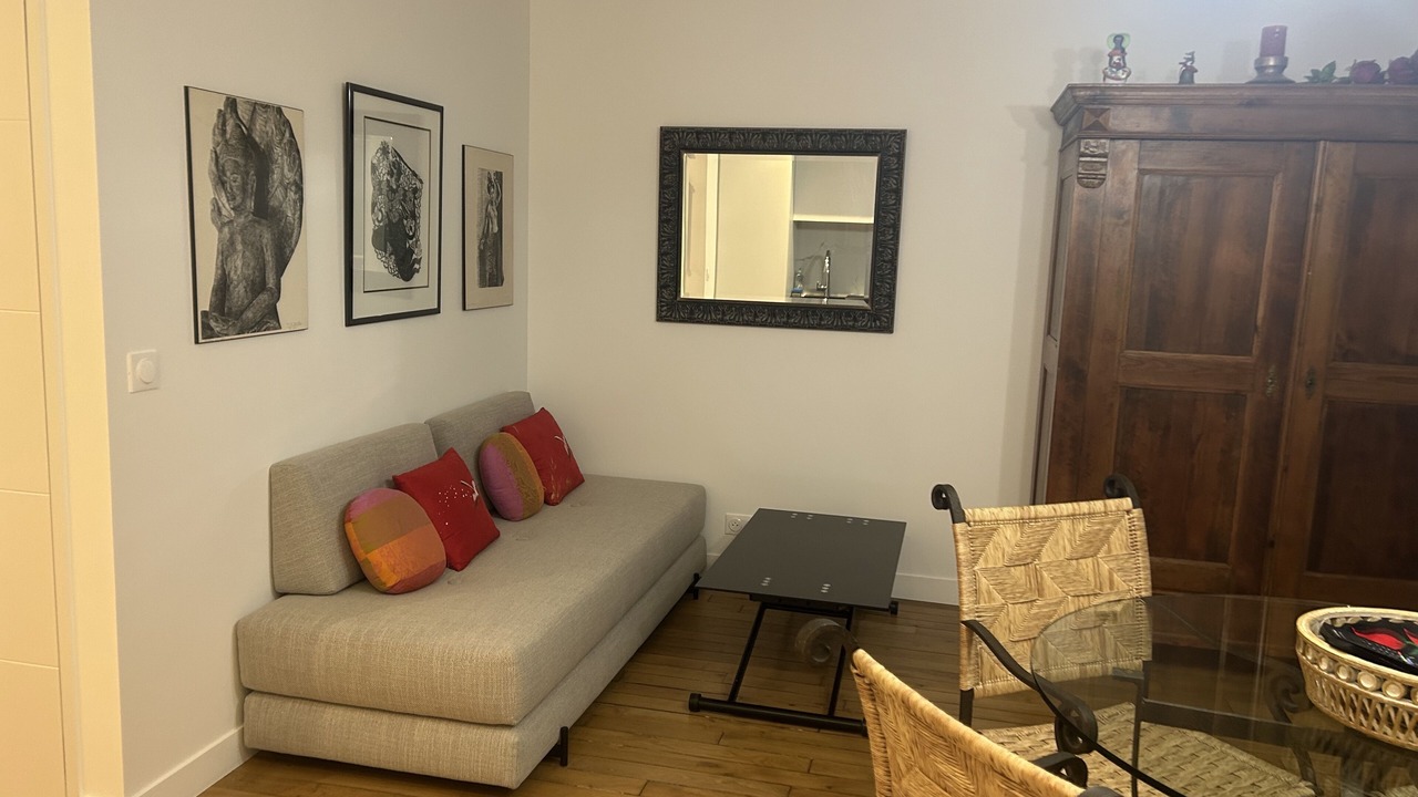 Photo of Livingroom in Republique–Point-du-Jour