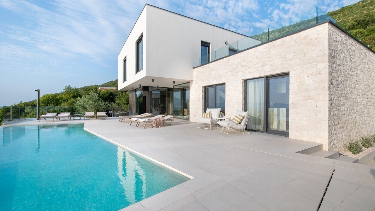 Photo of Outdoor in Ravni