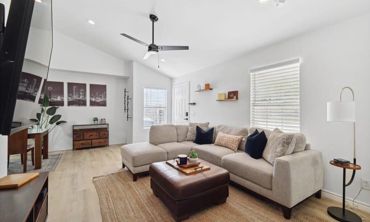 Photo of Livingroom in Old East Dallas