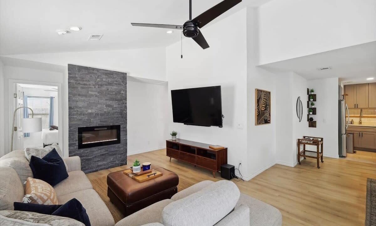 Photo of Livingroom in Old East Dallas