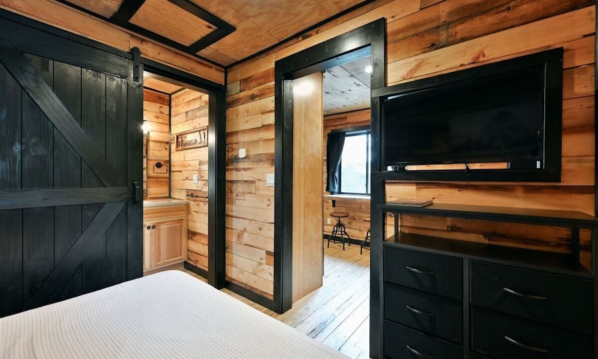 Photo of Bedroom in Iron River