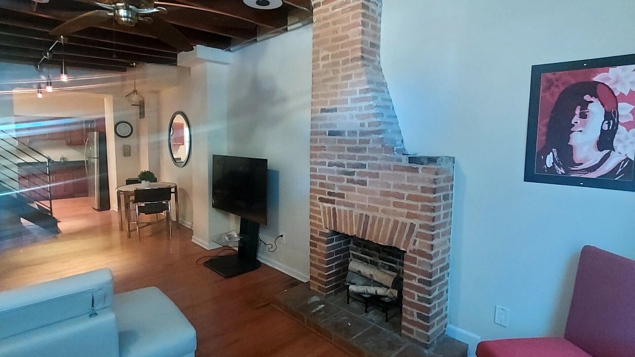Photo of Livingroom in Downtown Baltimore