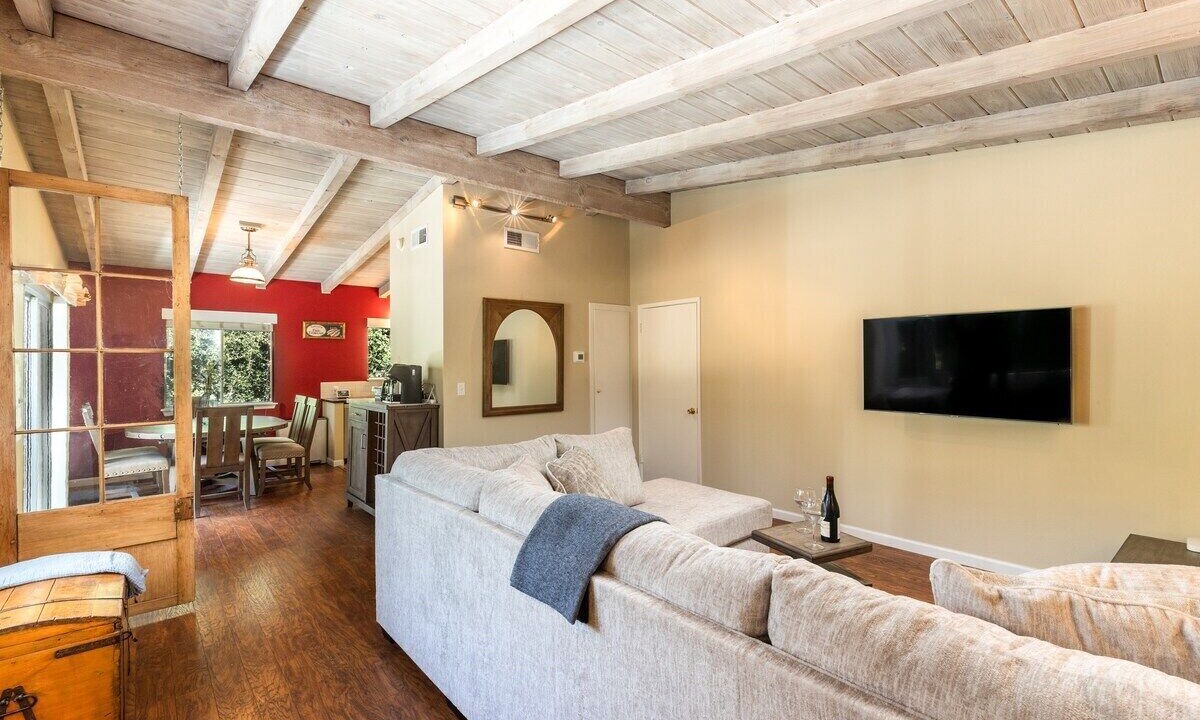 Photo of Livingroom in Ballard