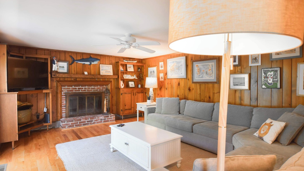 Photo of Livingroom in East Harwich