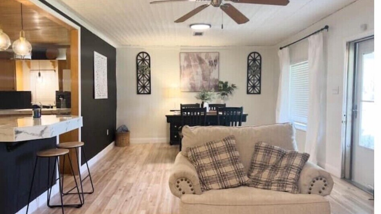 Photo of Livingroom in Vernon