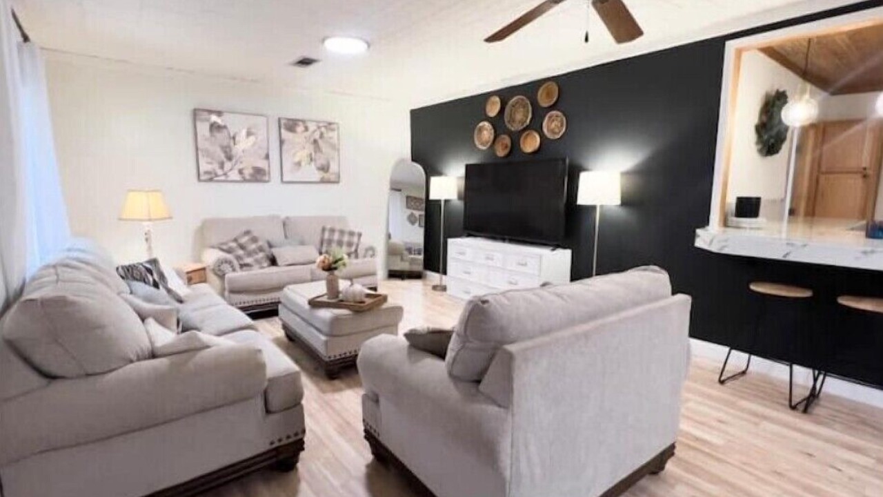 Photo of Livingroom in Vernon