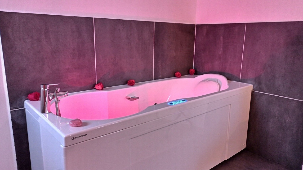 Photo of Bathroom in Le Cateau-Cambresis