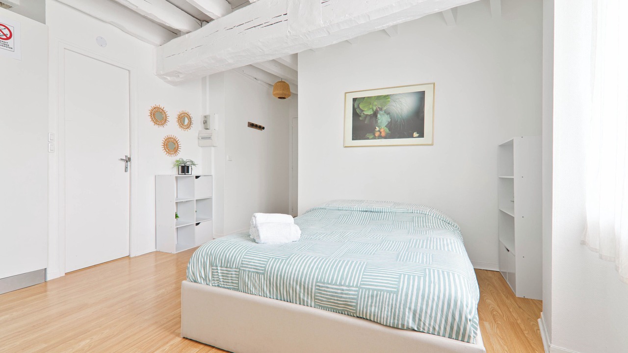 Photo of Bedroom in Etampes