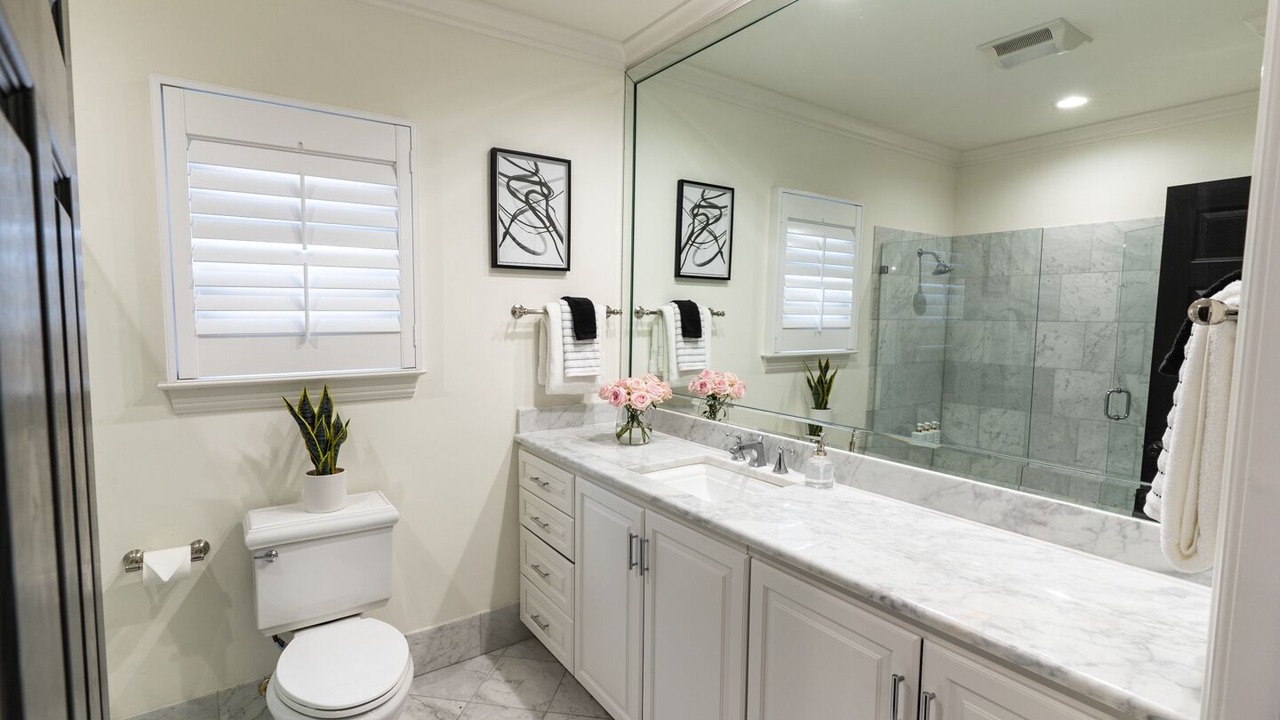 Photo of Bathroom in Uptown