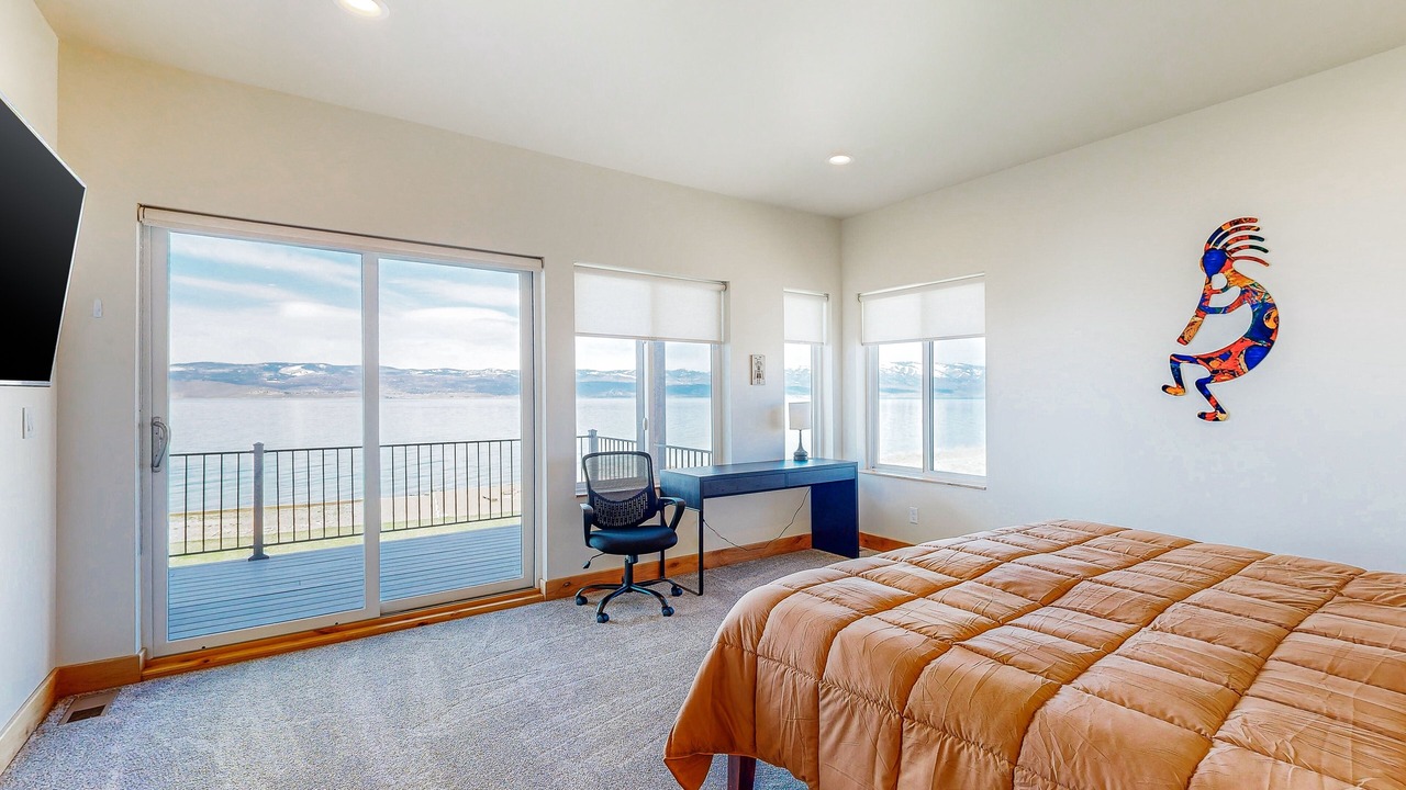 Photo of Bedroom in Laketown
