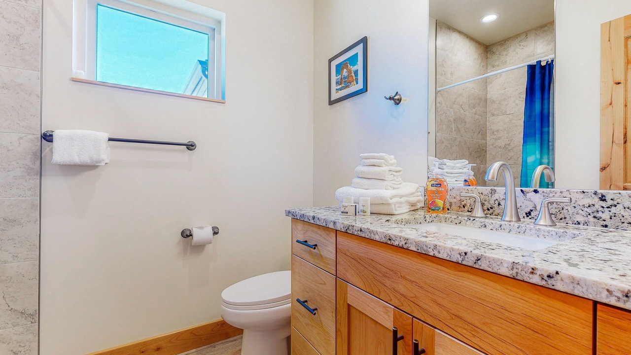 Photo of Bathroom in Laketown