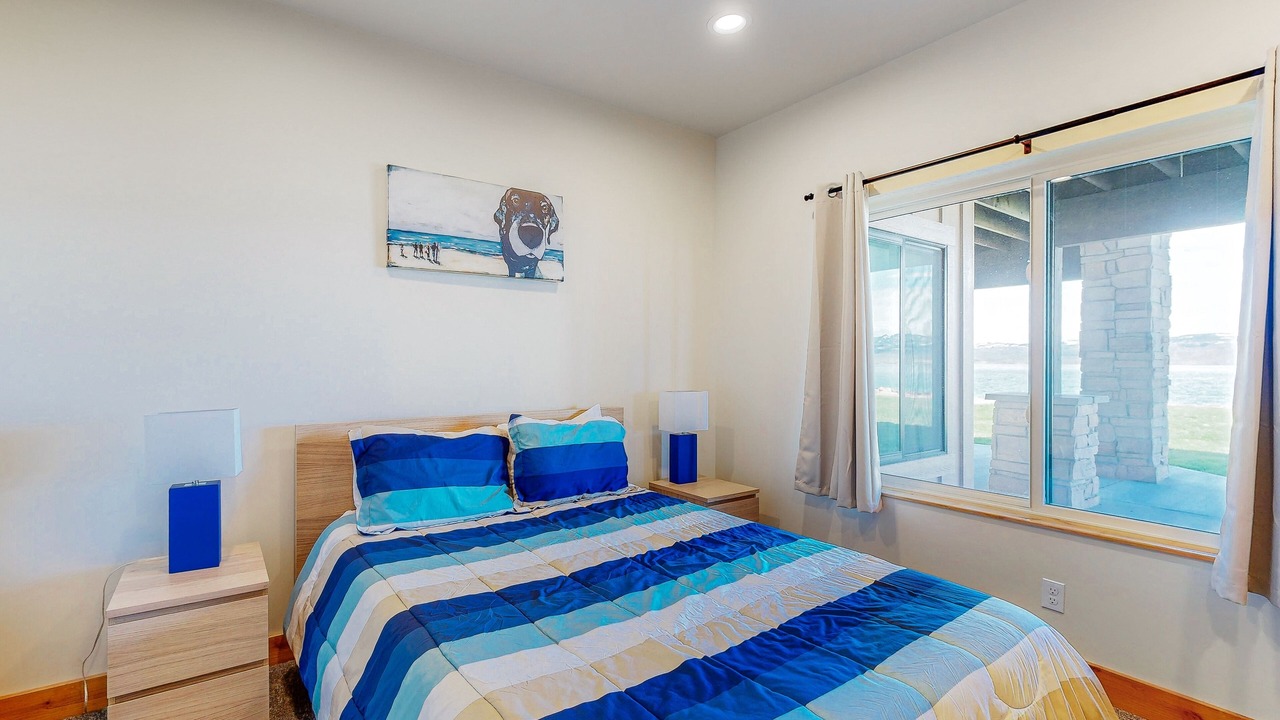 Photo of Bedroom in Laketown