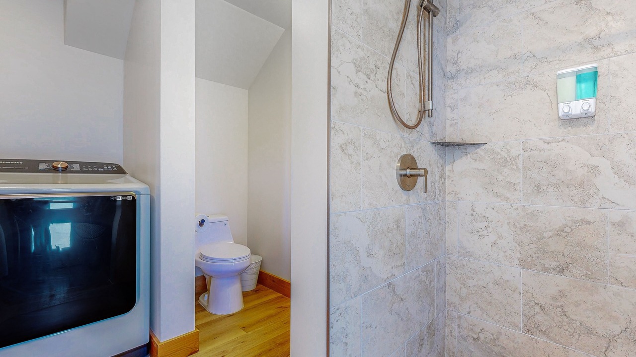 Photo of Bathroom in Laketown