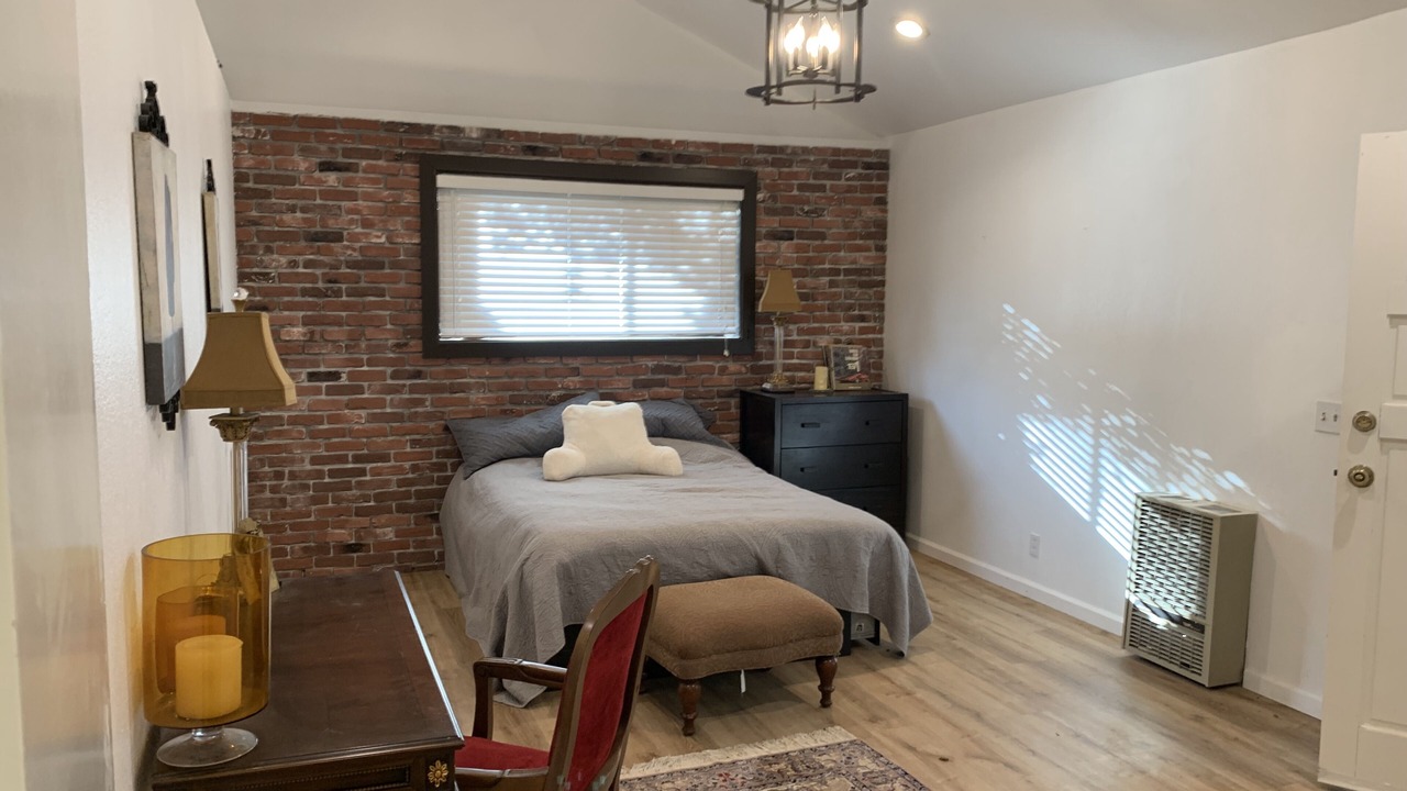 Photo of Bedroom in Duarte