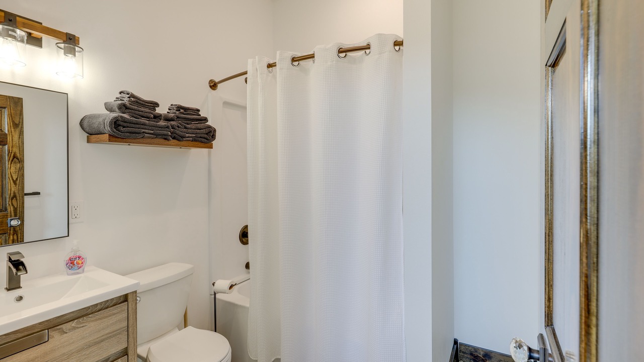 Photo of Bathroom in Dante