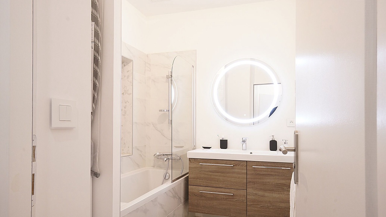 Photo of Bathroom in Le Chapitre