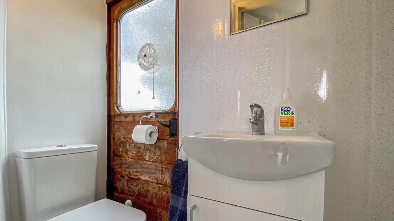 Photo of Bathroom in Seend