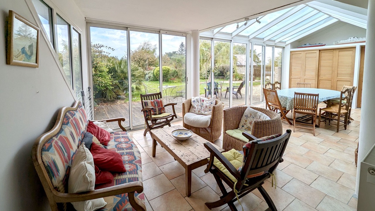 Photo of Livingroom in Saint-Coulomb