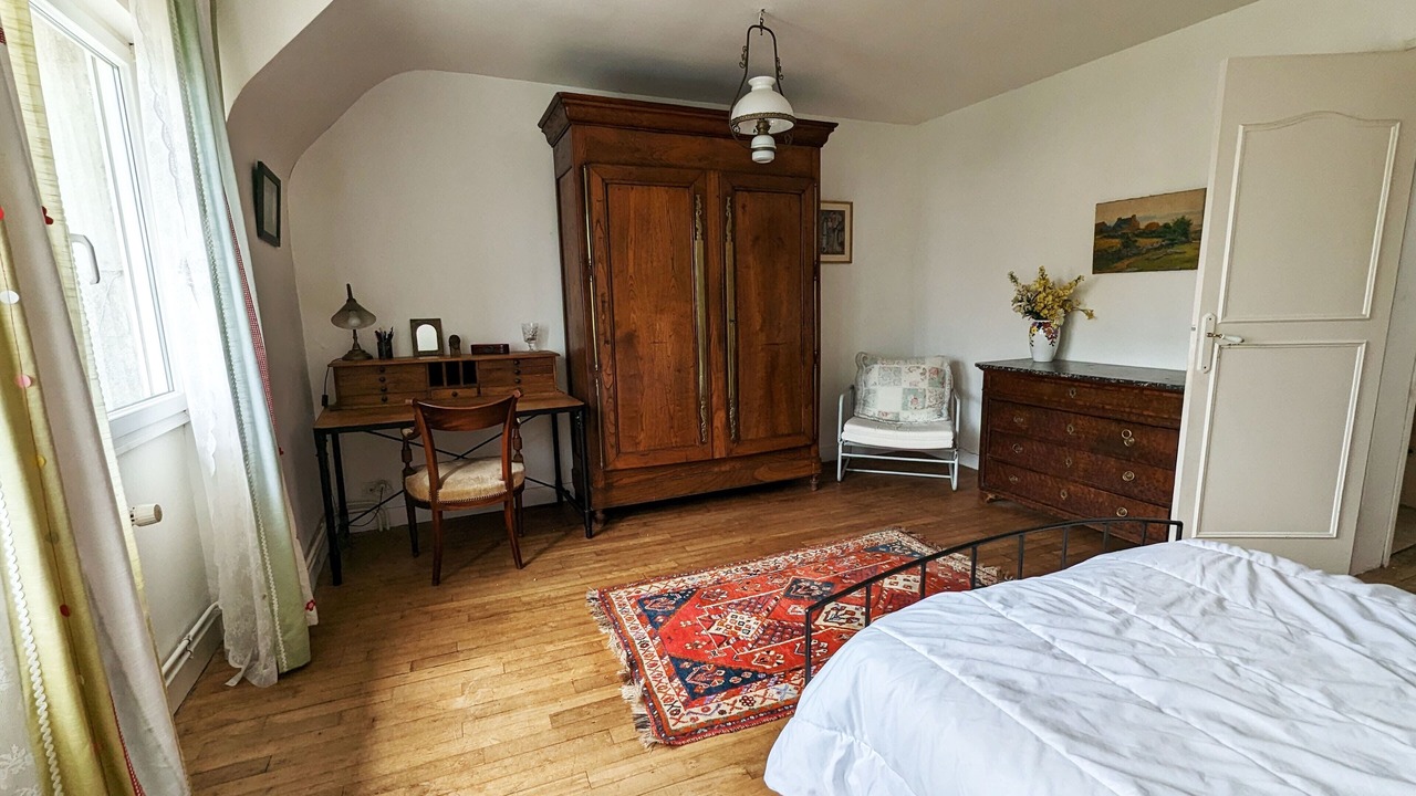 Photo of Bedroom in Saint-Coulomb