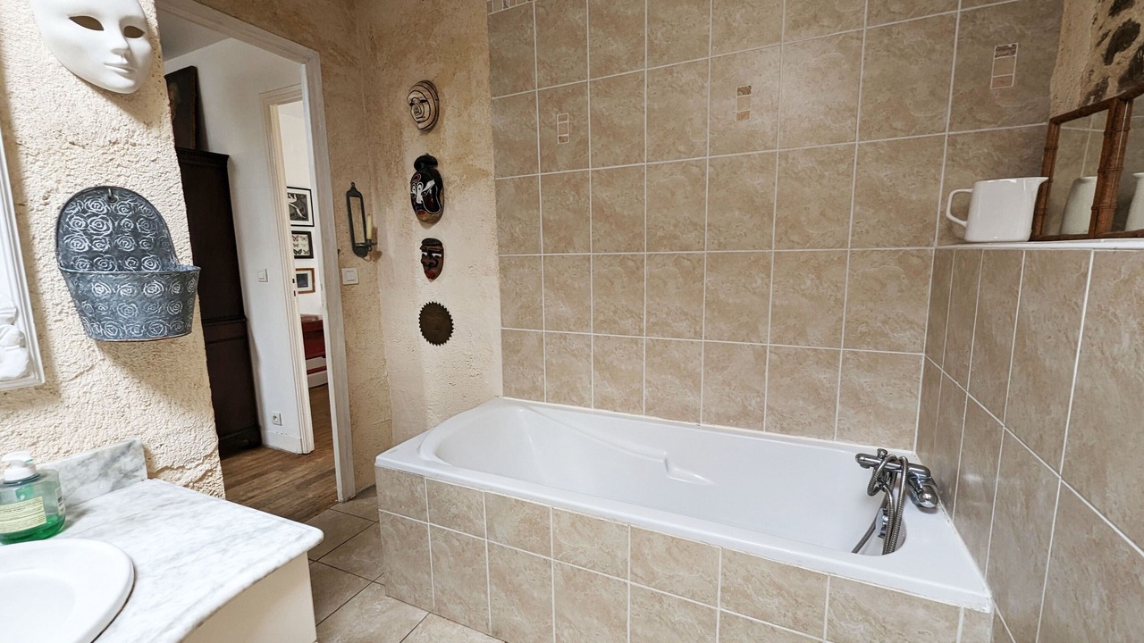 Photo of Bathroom in Saint-Coulomb