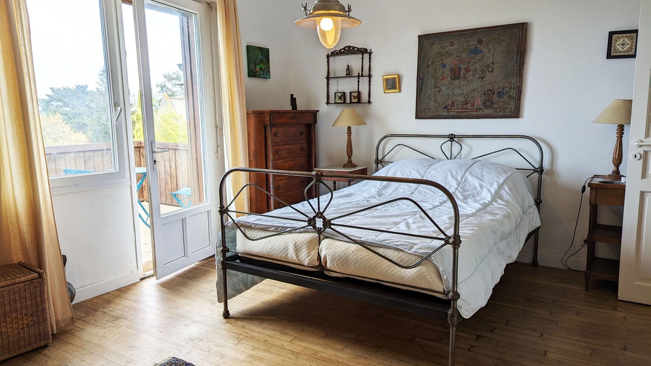 Photo of Bedroom in Saint-Coulomb